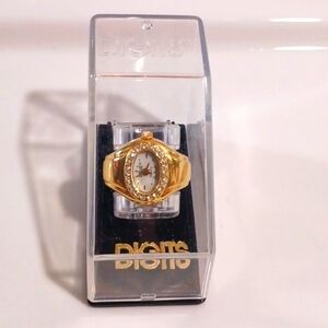 Digits Classic Vintage Goldtone Crystal Finger/Ring Watch ⌚️